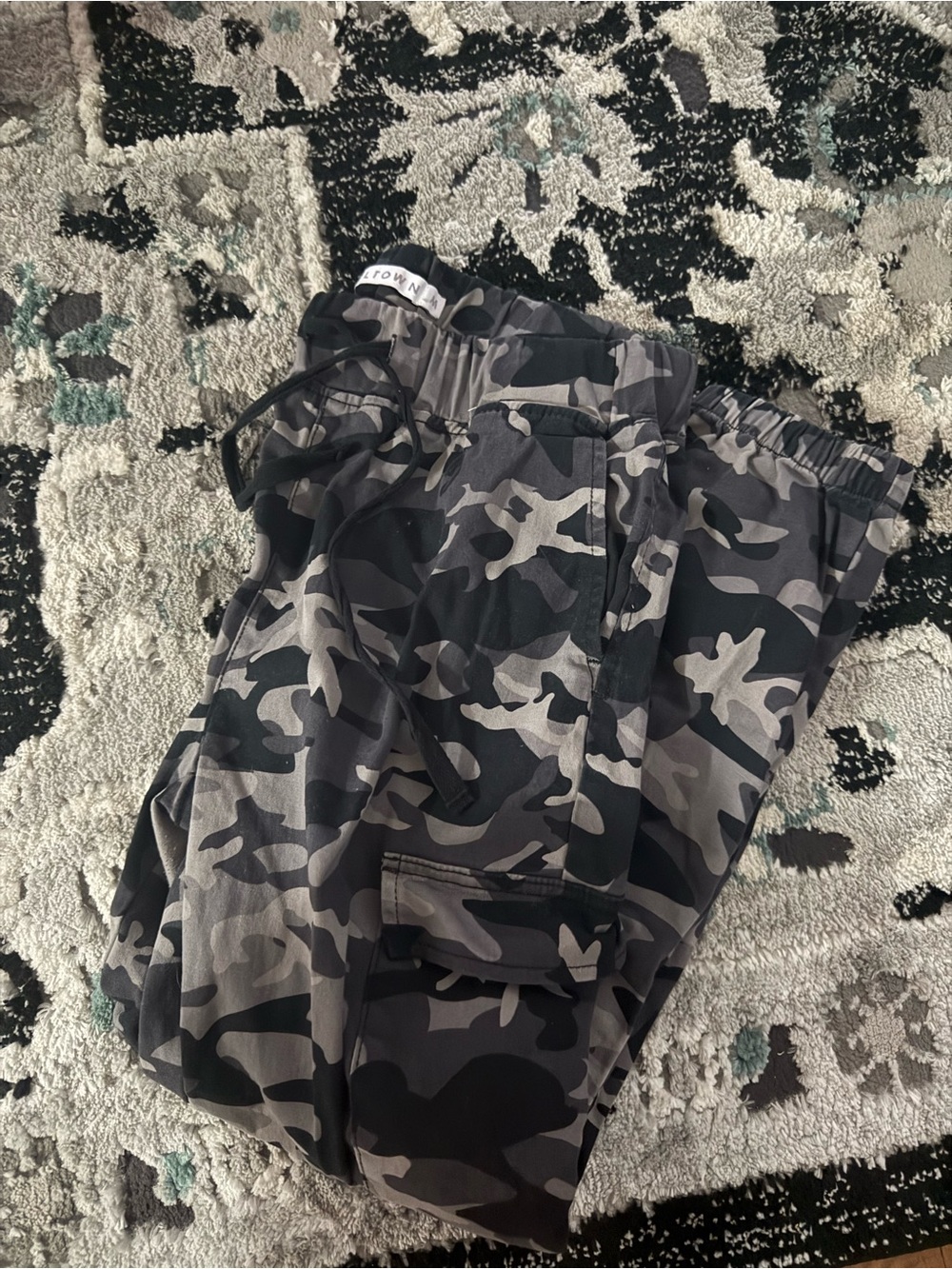 Gray Camo Elastic-Waist Pants